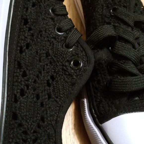 🖐Sneakers - Picture 2 of 4